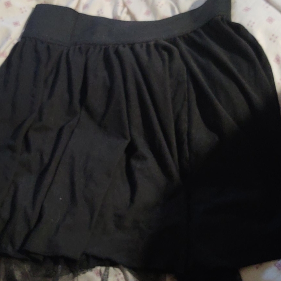 Short , tank tops , skirt - Picture 4 of 4